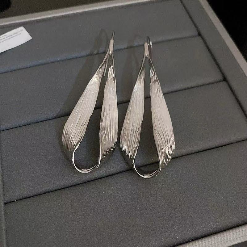 Elegant Leaf Earrings