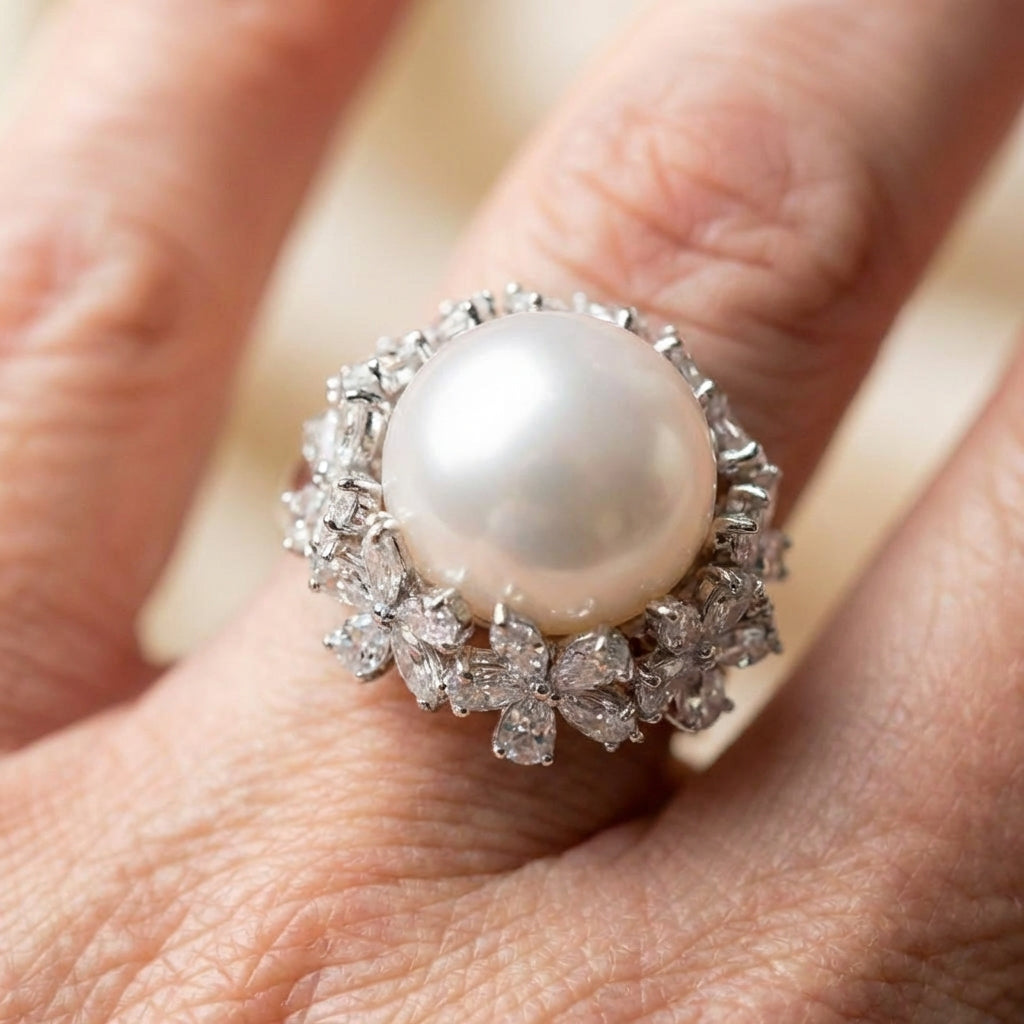 Elegant Pearl Flower Ring
