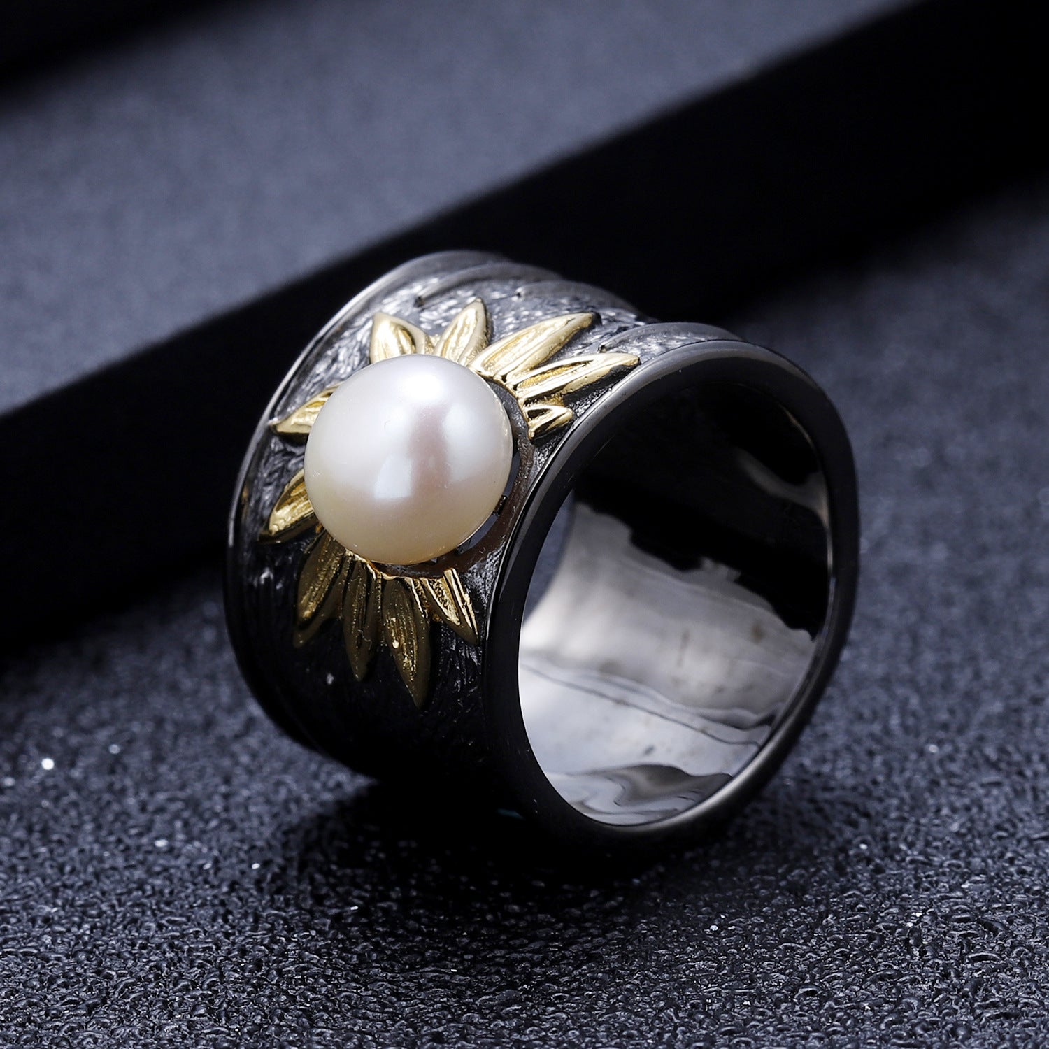Elegant Pearl Ring