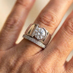 An Elegant Wide Band Geometric Channel Set Ring