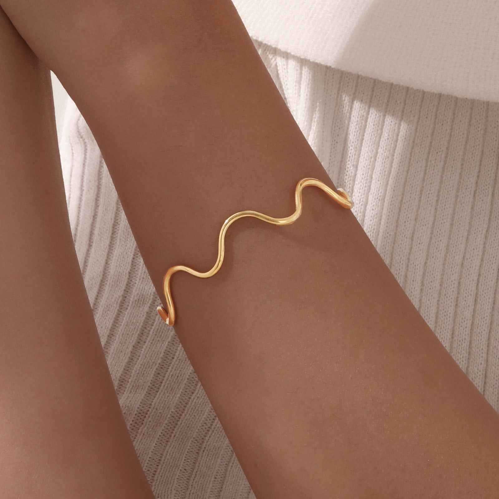 Minimalist Wave Bracelet