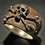 Elegant Gothic Skull Band Ring