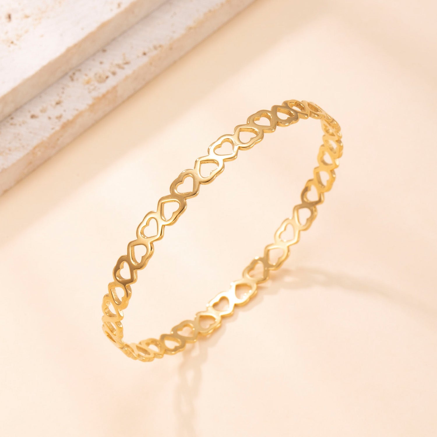 Romantic Gold Heart Bracelet