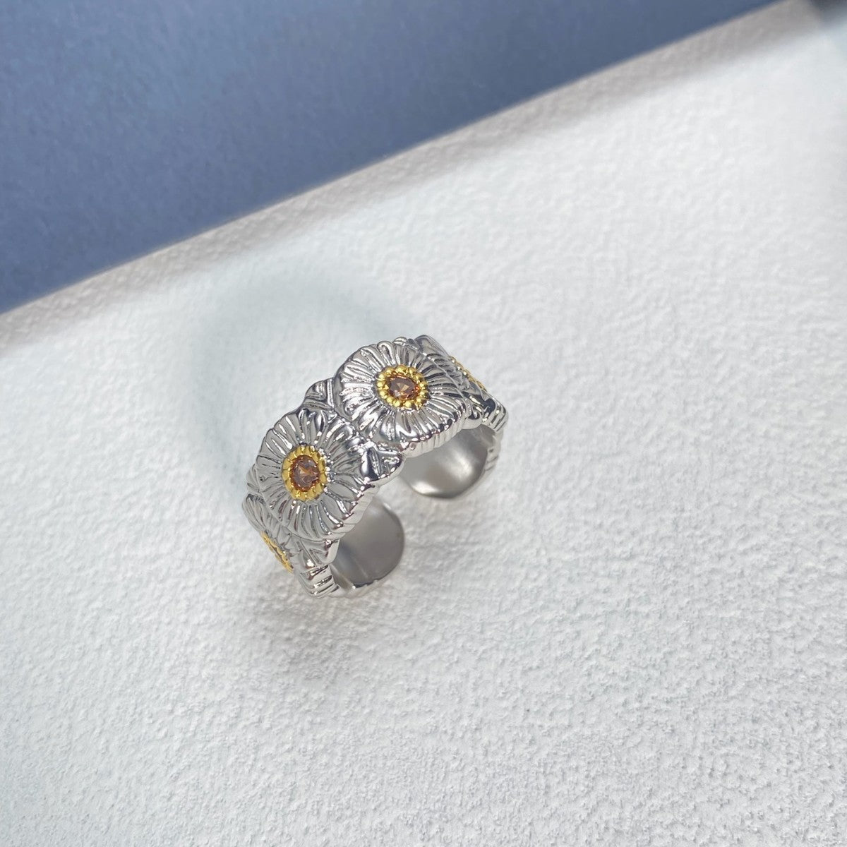 Vintage Daisy Ring