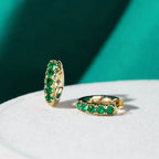 Nut Earrings With Green Zirconia In Gold